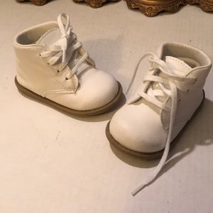 Teeny toes white dress shoe flexible #1-7